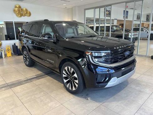 Certified 2025 Ford Expedition Platinum w/ Driver's Package AWD/4WD image 1