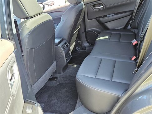 Used 2023 Nissan Rogue SL w/ SL Premium Package image 7