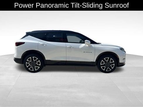 Certified 2023 Chevrolet Blazer RS w/ Driver Confidence II Package image 7