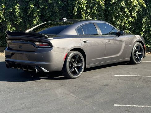 Used 2018 Dodge Charger R/T RWD image 5