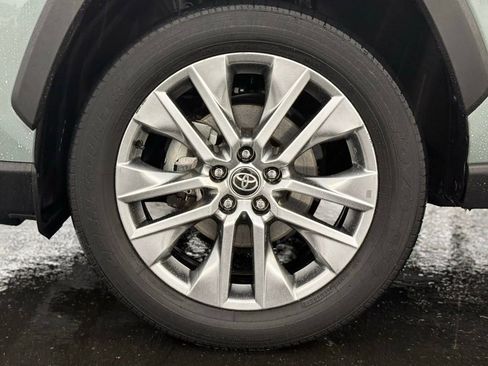 Used 2023 Toyota RAV4 XLE Premium image 9