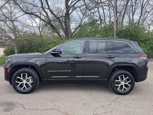 Used 2024 Jeep Grand Cherokee Limited AWD/4WD image 4