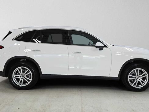 Used 2026 Mercedes-Benz GLC 300 4MATIC image 2