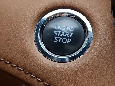 Used 2023 Toyota Highlander Platinum image 25