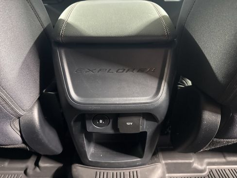 Used 2026 Ford Explorer Active AWD/4WD image 12