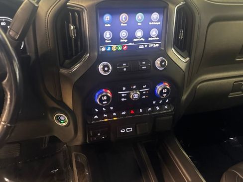 Used 2019 GMC Sierra 1500 Denali w/ Denali Ultimate Package AWD/4WD image 10