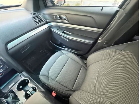 Used 2019 Ford Explorer XLT w/ Equipment Group 201A FWD image 12