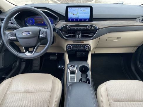 Used 2020 Ford Escape Titanium image 16