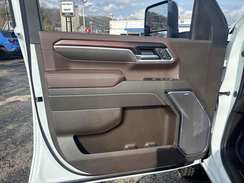 New 2026 GMC Sierra 2500 Denali w/ Denali Reserve Package image 9