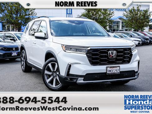 Certified 2024 Honda Pilot Touring image 1