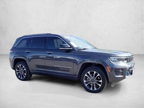 Used 2023 Jeep Grand Cherokee Overland w/ Advanced Protech Group III AWD/4WD image 6