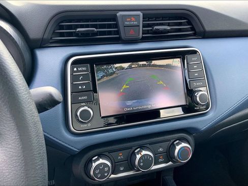 Used 2025 Nissan Versa SV image 11