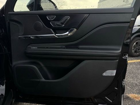 New 2026 Lincoln Corsair Premiere image 16