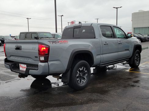 Used 2019 Toyota Tacoma TRD Off-Road w/ Technology Package image 8