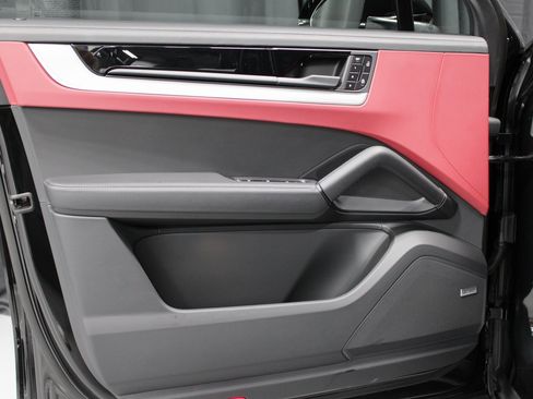 New 2026 Porsche Cayenne E-Hybrid Coupe image 25