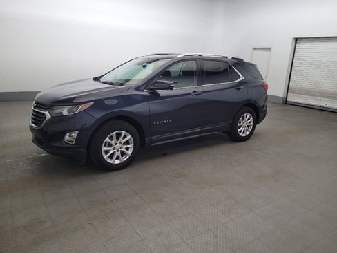 Used 2018 Chevrolet Equinox LT w/ Sun & Infotainment Package AWD/4WD image 2