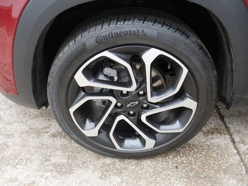 Used 2025 Chevrolet Trax RS w/ Sunroof Package image 33