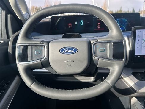 Used 2025 Ford Expedition Active image 20