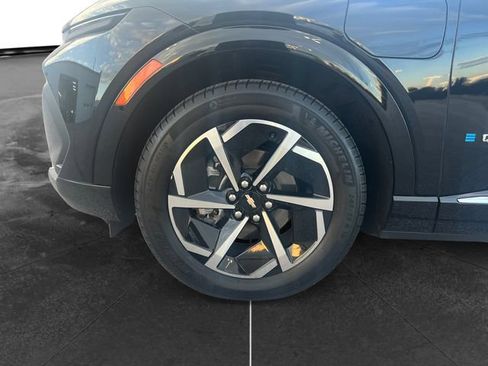 Used 2025 Chevrolet Equinox EV LT FWD image 9