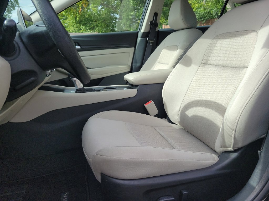 Used 2025 Nissan Altima 2.5 SV FWD image 24