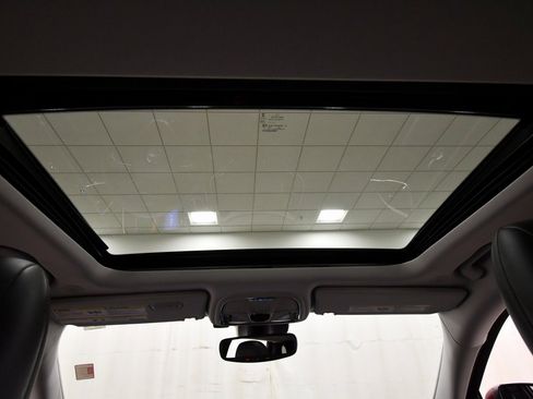 Used 2021 Jeep Cherokee Limited w/ Elite Package image 17