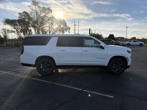 New 2026 Chevrolet Suburban LT w/ Comfort Package image 4