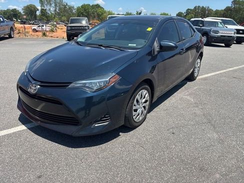 Used 2019 Toyota Corolla LE FWD image 1