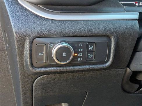 Used 2020 Ford Explorer XLT w/ Equipment Group 202A image 12