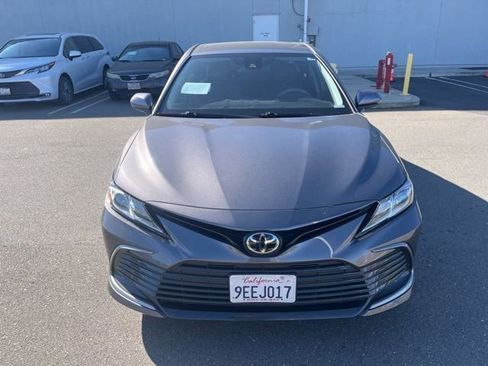 Used 2022 Toyota Camry LE image 2