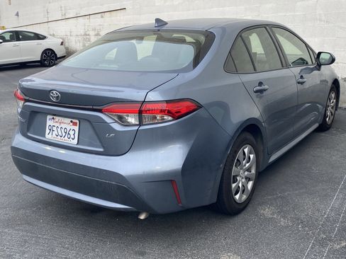 Used 2020 Toyota Corolla LE image 2