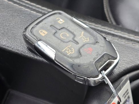 Used 2019 Chevrolet Suburban LT RWD image 32