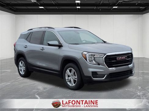 Used 2024 GMC Terrain SLE w/ Driver Convenience Package image 7