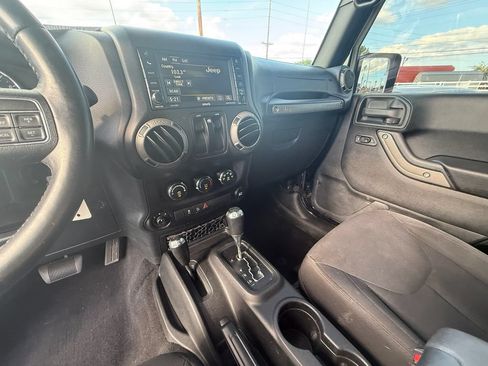 Used 2016 Jeep Wrangler Sport w/ Quick Order Package 24S AWD/4WD image 15