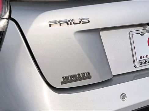 Used 2017 Toyota Prius Two image 28