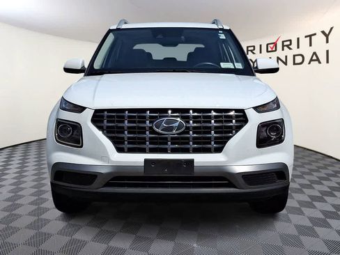 Used 2022 Hyundai Venue SEL w/ Cargo Package image 2