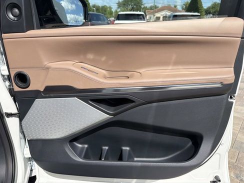 New 2026 Lincoln Navigator Black Label AWD/4WD image 16