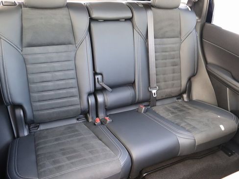 Used 2025 Mitsubishi Outlander SE image 11