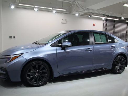 Used 2026 Toyota Corolla SE w/ SE Package FWD image 3