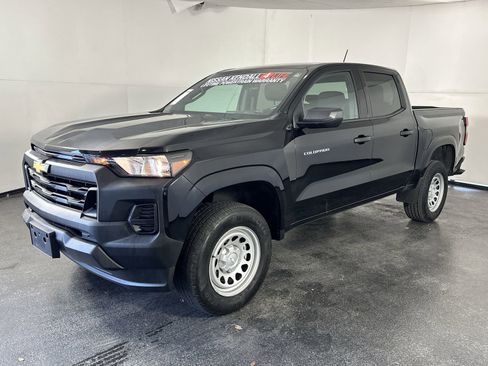 Used 2024 Chevrolet Colorado W/T image 6