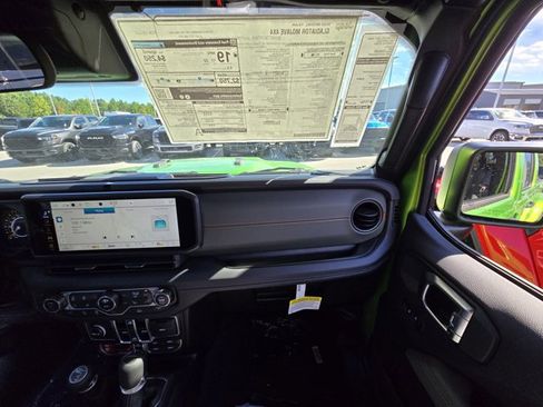 New 2025 Jeep Gladiator Mojave w/ Convenience Group image 23