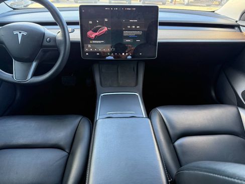 Used 2021 Tesla Model 3 Standard Range Plus RWD image 9