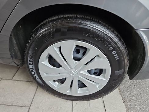 Used 2025 Nissan Versa S FWD image 28