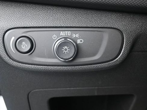 Used 2025 Chevrolet TrailBlazer LT AWD/4WD image 8