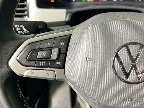 Used 2022 Volkswagen Atlas SEL image 17