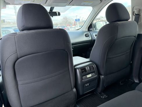 Used 2020 Nissan Pathfinder S image 19