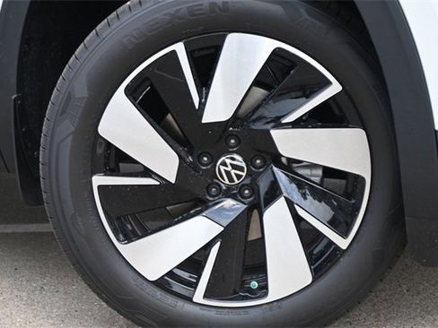 New 2025 Volkswagen Atlas Cross Sport SEL image 7