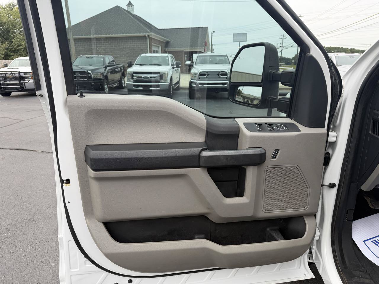 Used 2017 Ford F350 XL w/ Power Equipment Group AWD/4WD image 9