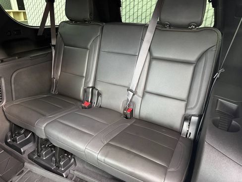 Used 2024 Chevrolet Suburban High Country AWD/4WD image 26
