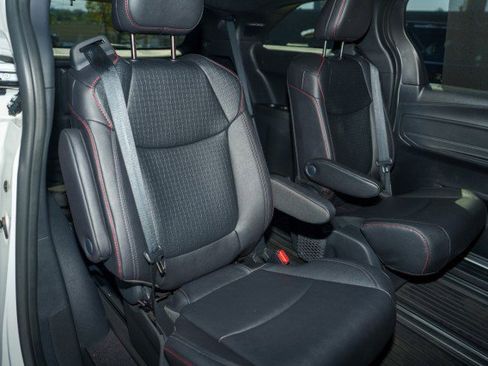 Used 2025 Toyota Sienna XSE w/ XSE Plus Package image 22