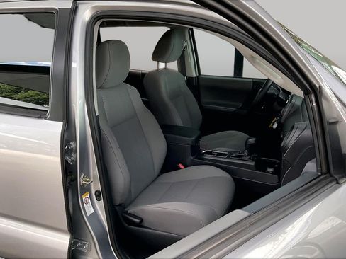 Used 2018 Toyota Tacoma SR w/ SR Convenience Package RWD image 9